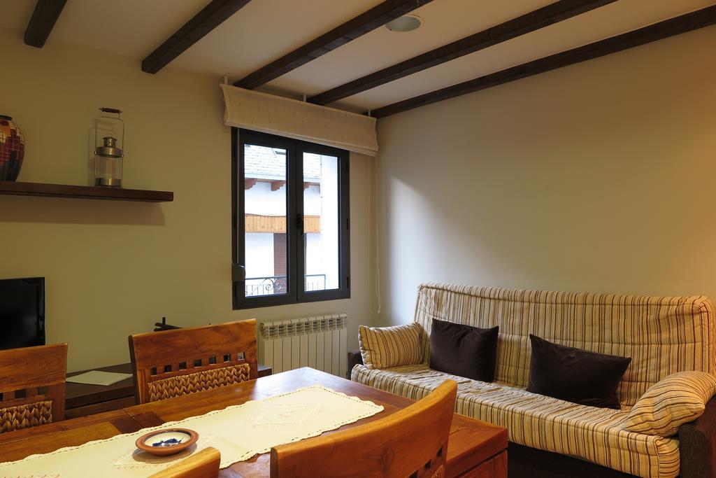 Apartamentos Casa Pochetas 비엘사 객실 사진